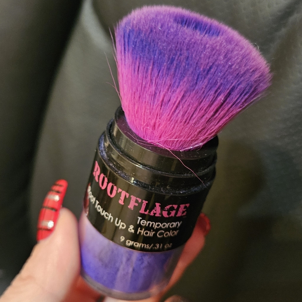 Temporary Purple Root Touch Up Powder - Picture 3 of 3